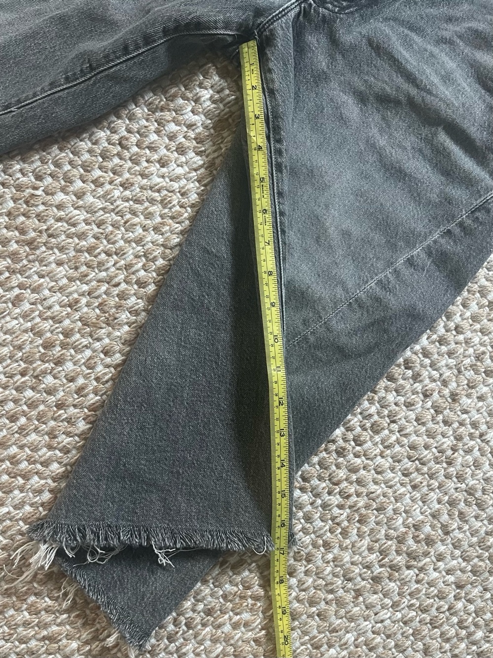 MOTHER The Whole Lot Zip Twist Fray shorts, Bait and Switch wash, size 28 - Picture 5 of 10